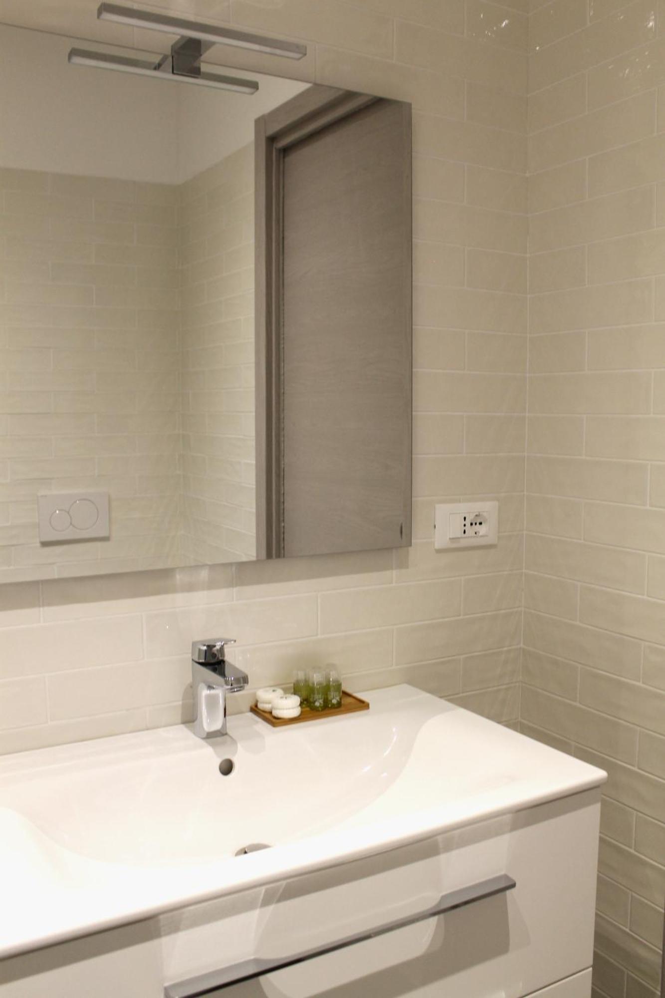 Apartment Miki - Mauro Macchi 91 ミラノ エクステリア 写真